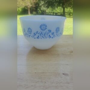 Federal Milk Glass Pyrix‎ 1-1/2 Qt Mixing Bowl w/Flowers
